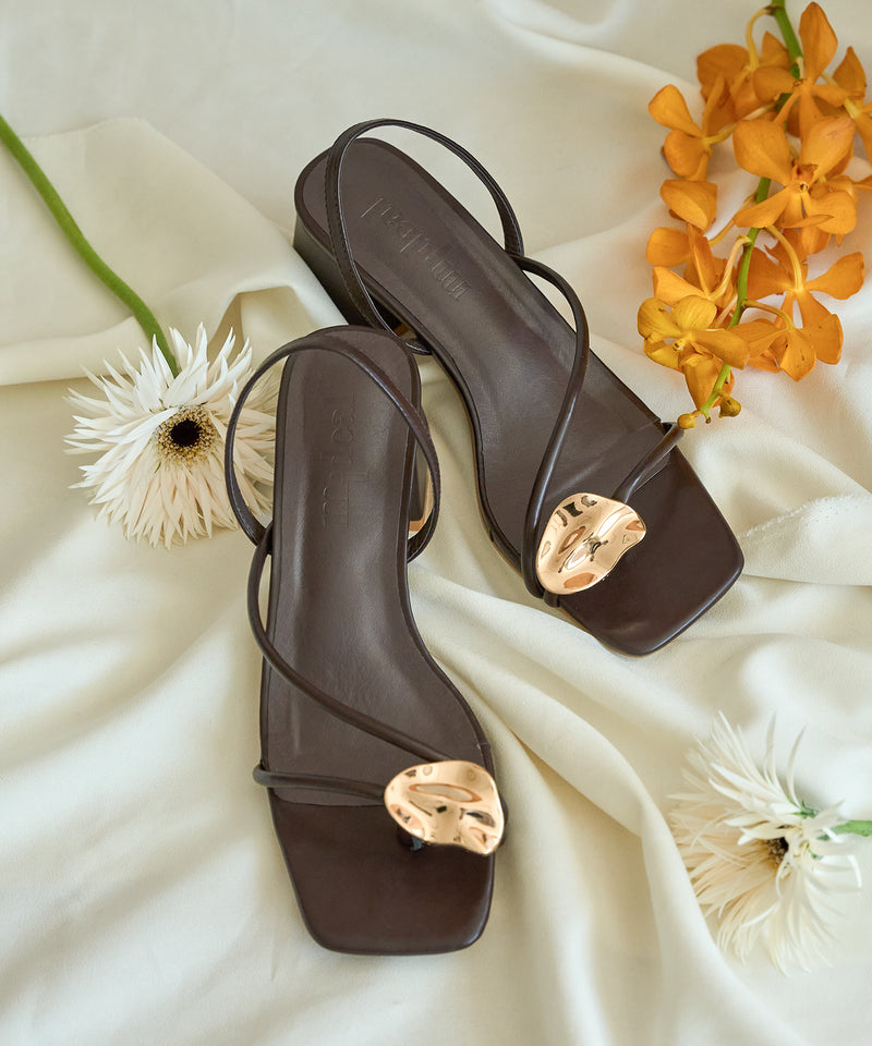 【予約商品】nuance metal motif sandals / ニュアンスメタルモチーフサンダル