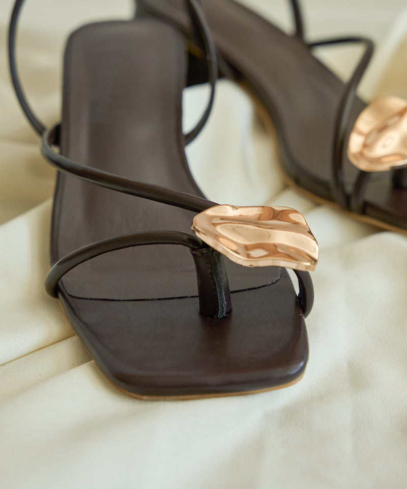 【予約商品】nuance metal motif sandals / ニュアンスメタルモチーフサンダル