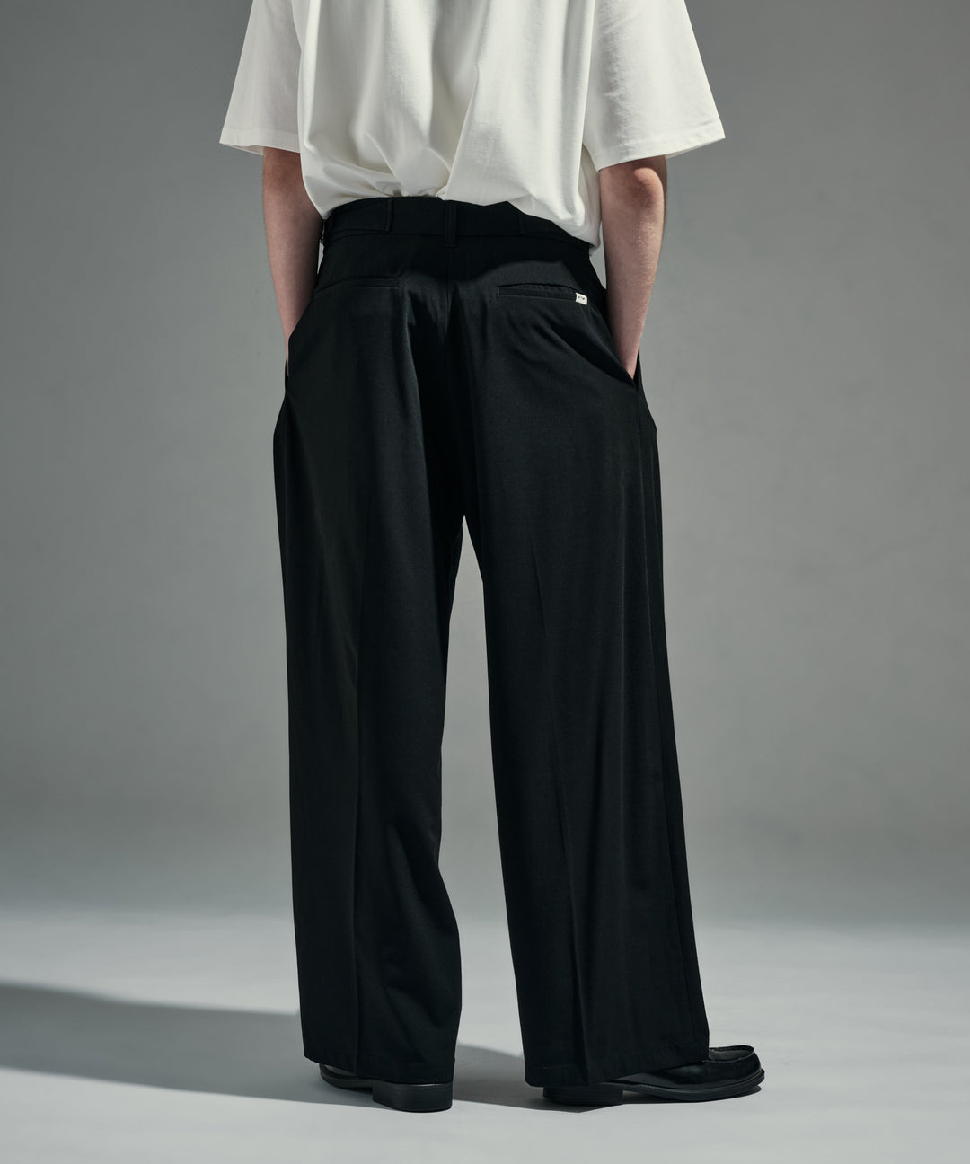 WETTEMPT｜ウィテンプト】 WOOL BLEND 2 TUCK SLACKS / ウールブレンド