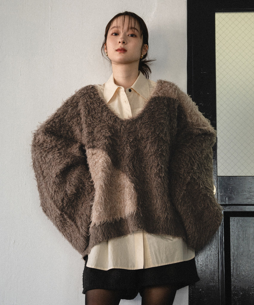 マイディール mideal shaggy knit ensemble mideal（マイディール）の「back design asymmetry shaggy knit