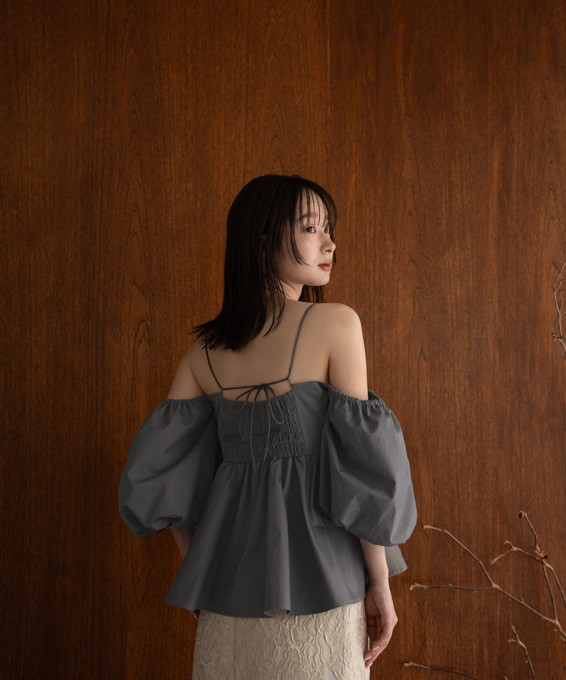 volume off shoulder blouse / ボリュームオフショルダーブラウス