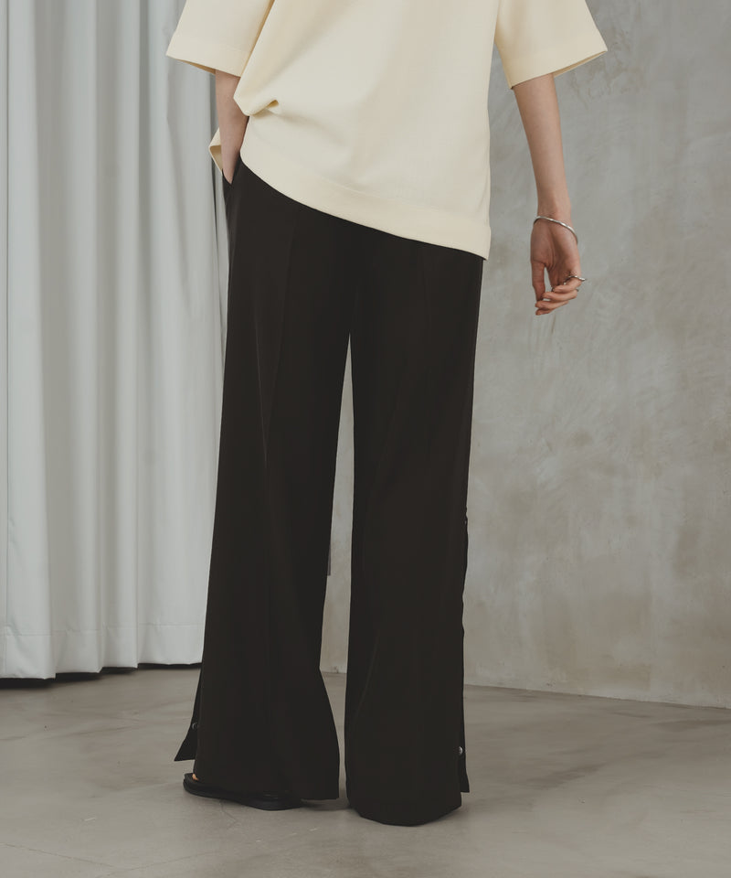 SIDE DOT BOTTON SLIT PANTS/サイドボタンスリットパンツ
