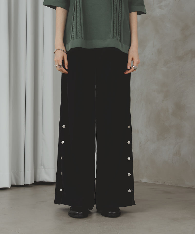 SIDE DOT BOTTON SLIT PANTS/サイドボタンスリットパンツ