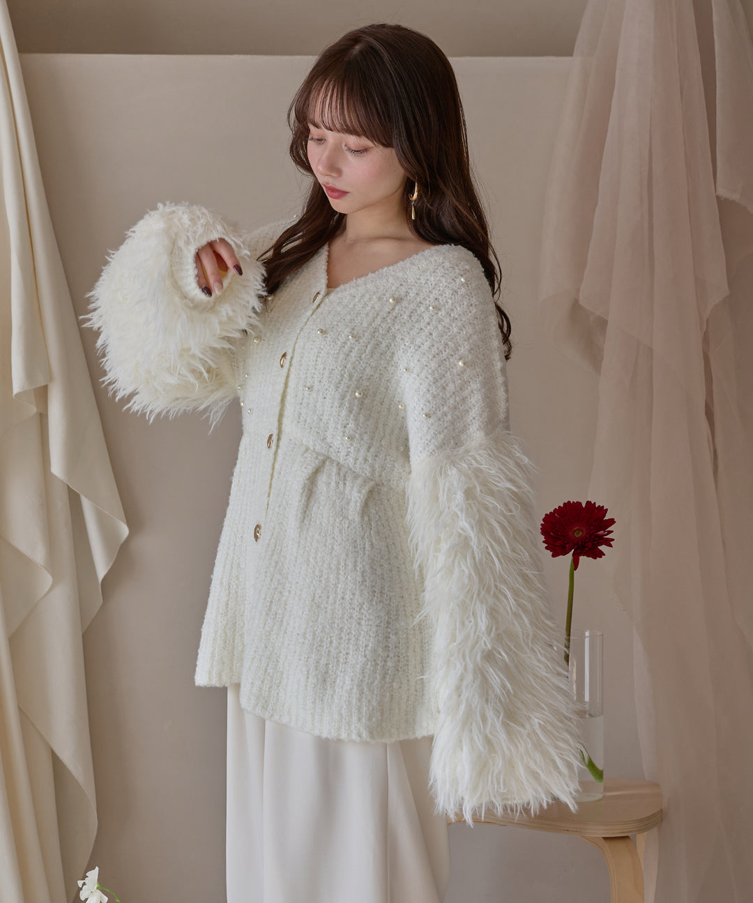 【新品未使用】OHGA PEPLUM KNIT オフホワイト OHGA】PEPLUM KNIT オフホワイト