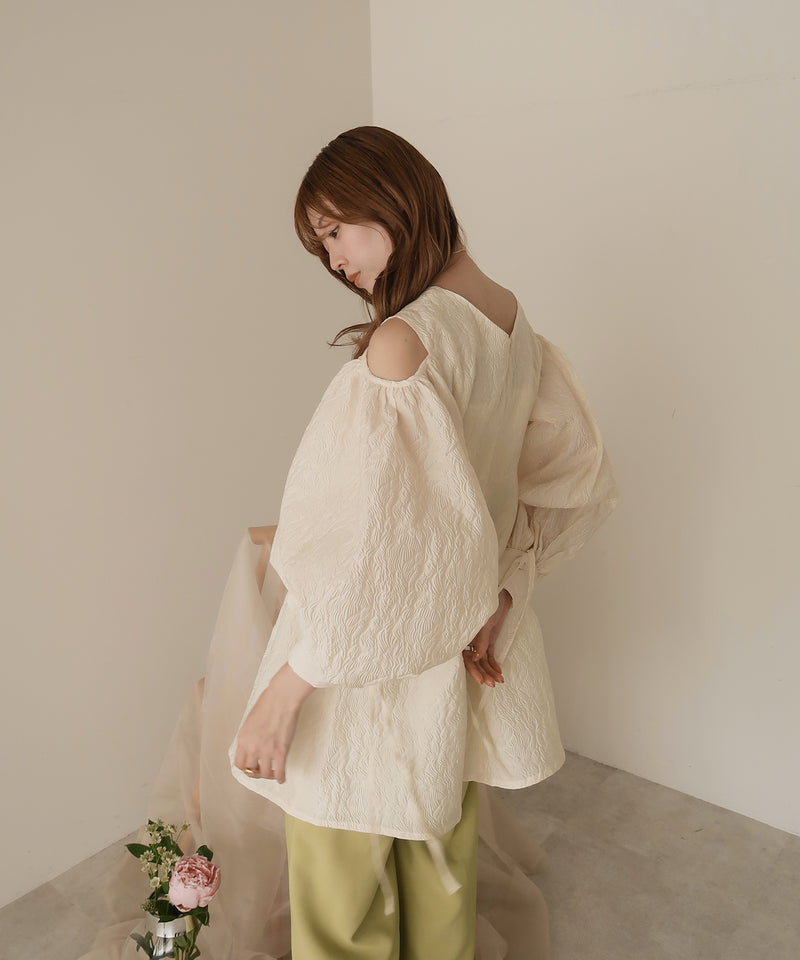 openshoulder jacquard blouse / オープンショルダージャガードブラウス