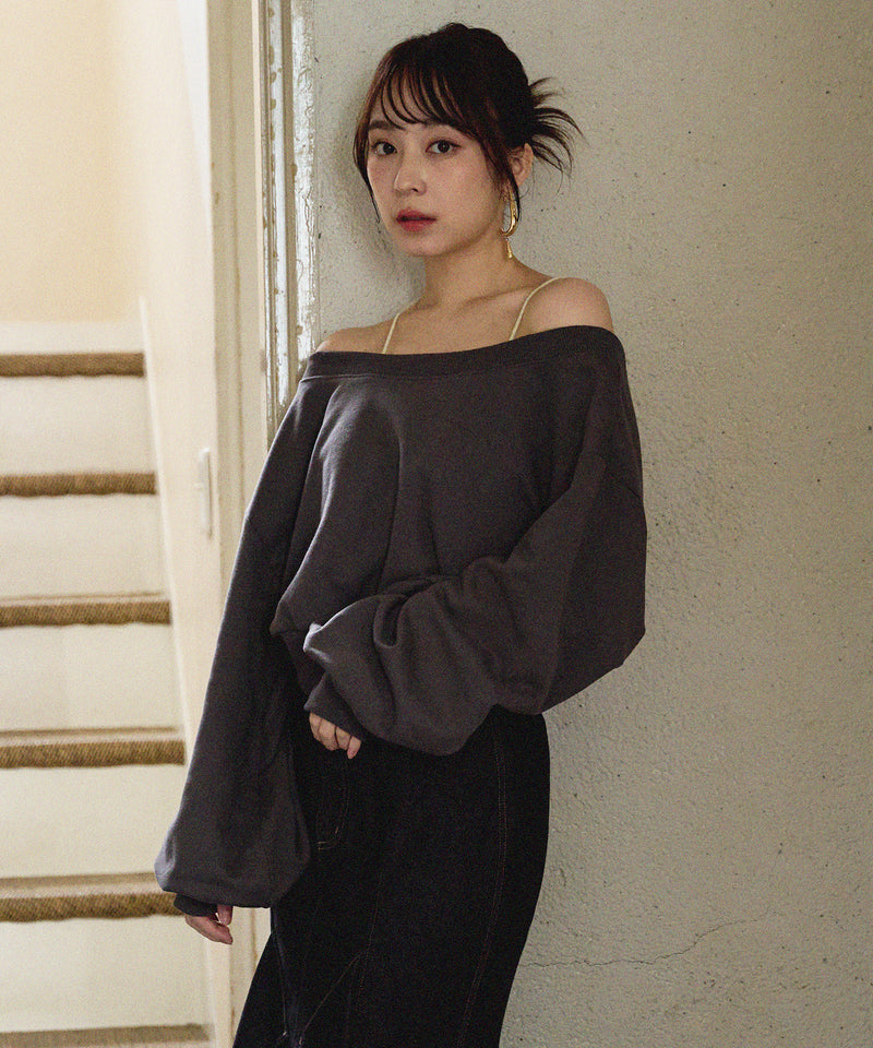 offshoulder sweatshirt / オフショルダースウェットトップス