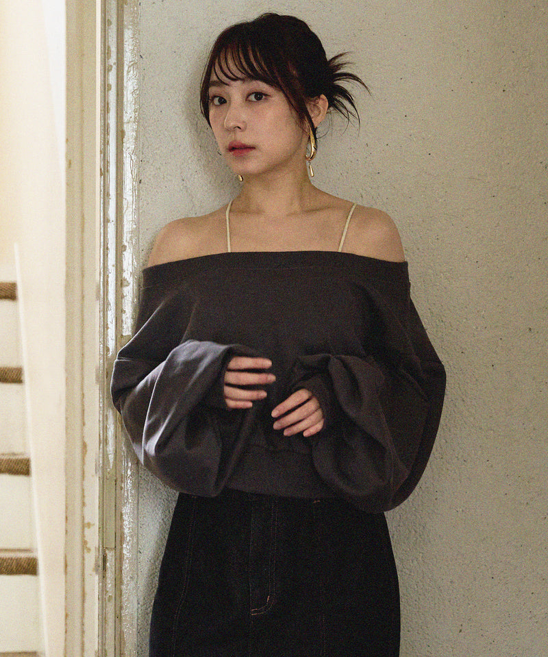 offshoulder sweatshirt / オフショルダースウェットトップス