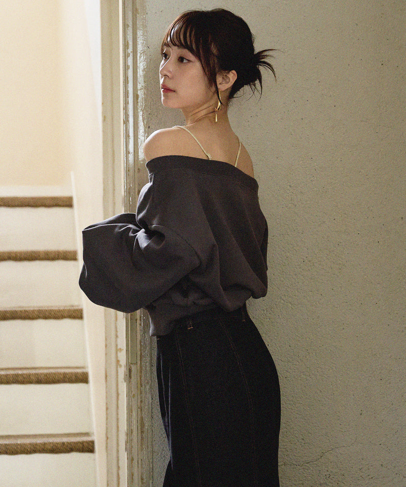 offshoulder sweatshirt / オフショルダースウェットトップス