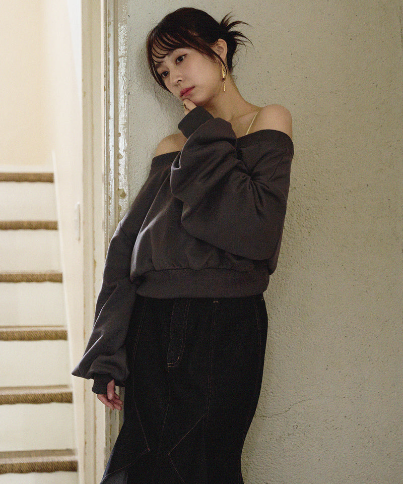 offshoulder sweatshirt / オフショルダースウェットトップス