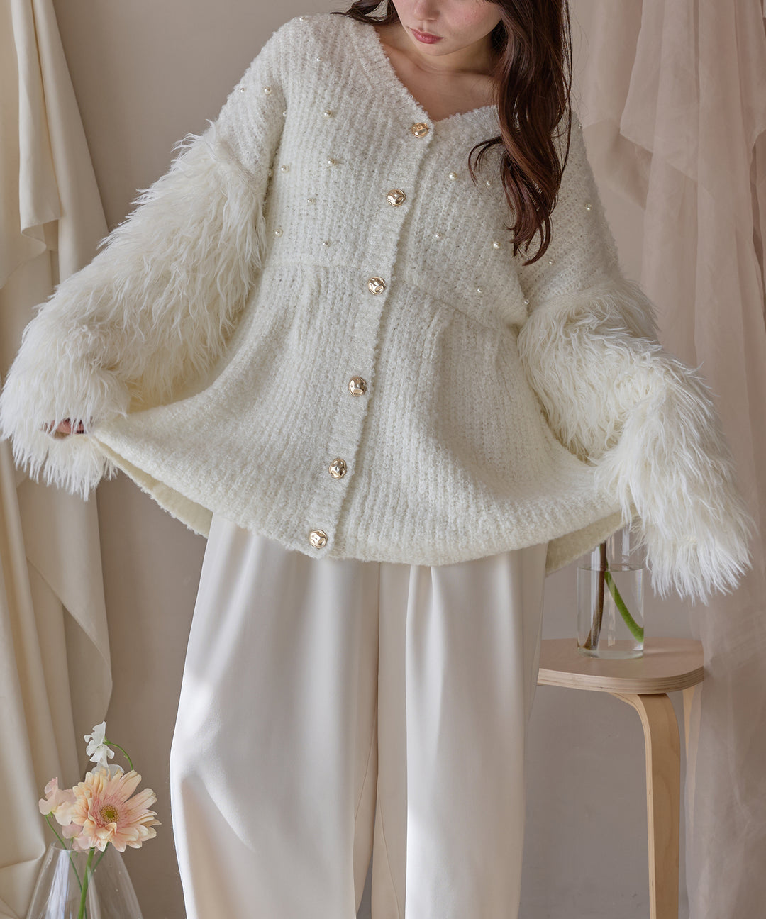 【新品未使用】OHGA PEPLUM KNIT オフホワイト OHGA】PEPLUM KNIT オフホワイト