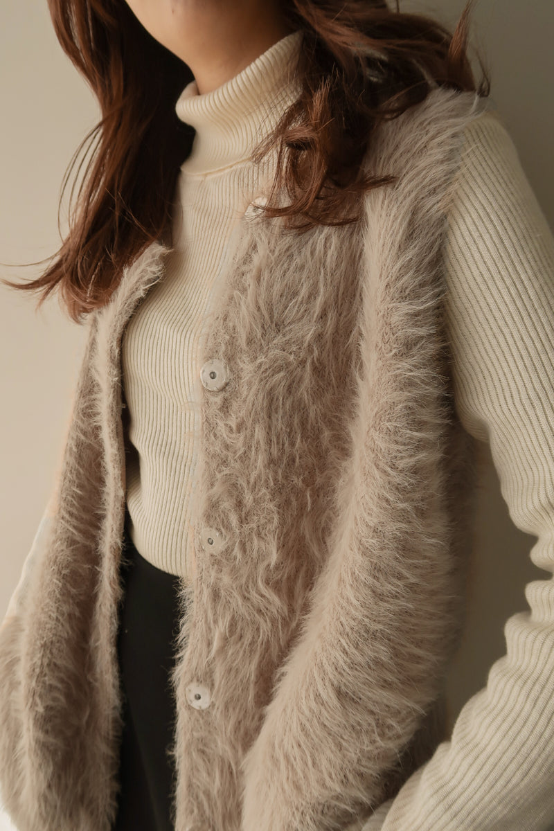 shaggy knit vest / シャギーニットベスト